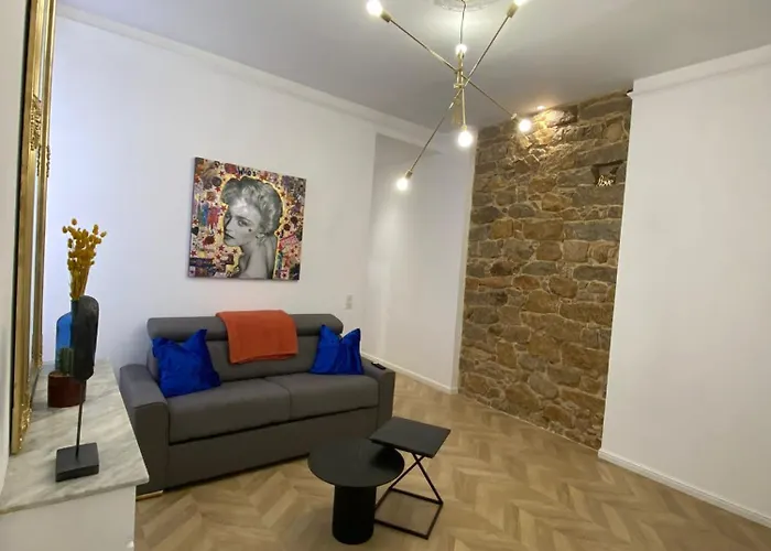 Grand T2 Cours Napoléon A Appartement