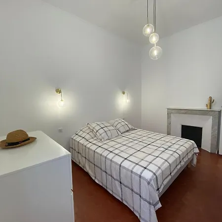 Grand T2 Cours Napoleon A Apartamento