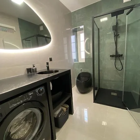 Grand T2 Cours Napoleon A * Ajaccio (Corsica)