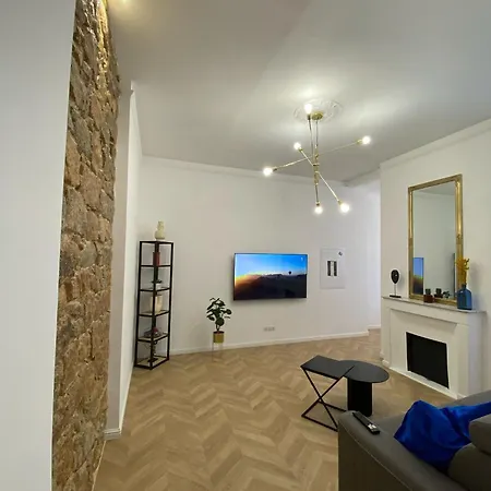 Apartment Grand T2 Cours Napoleon A *