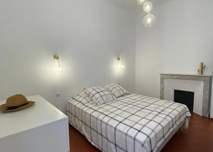 Grand T2 Cours Napoleon A Apartment